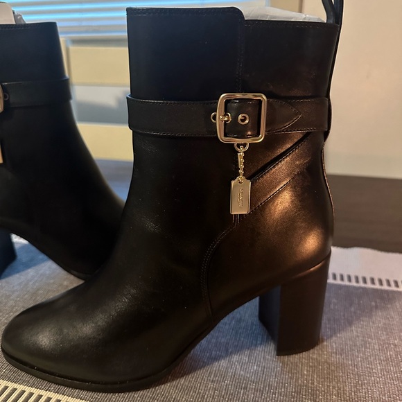 BRAND NEW - Never Worn - Coach Leather Boots Size 9.5 - Picture 7 of 7